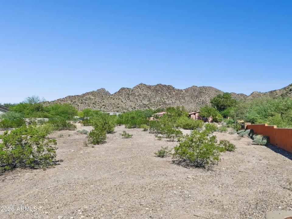 Real Estate Picture 12