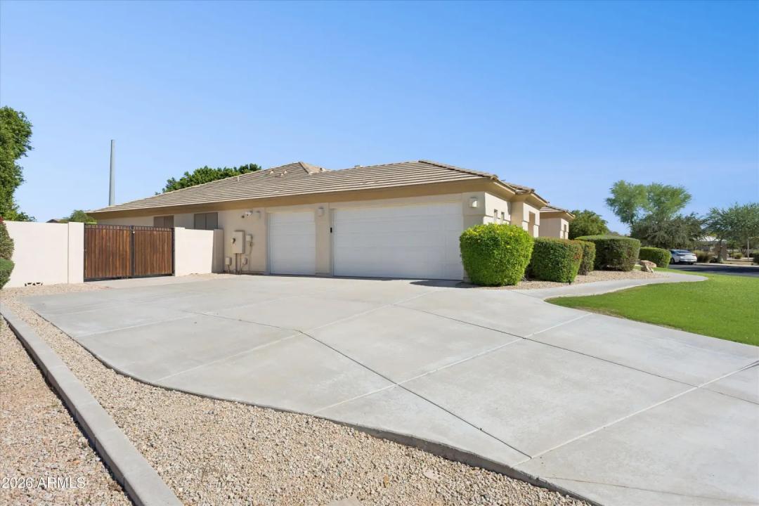 Real Estate Picture 3