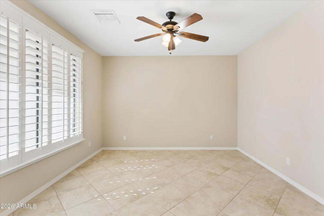 Real Estate Picture 8