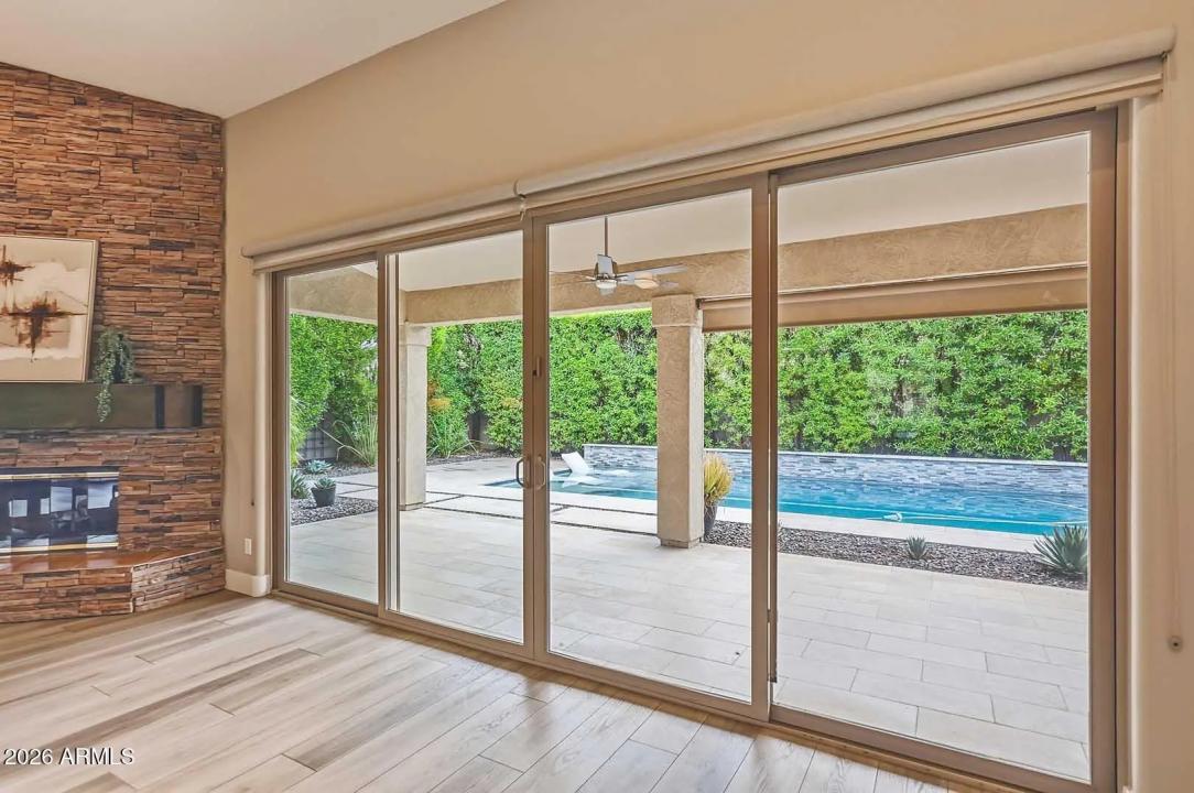 Real Estate Picture 14