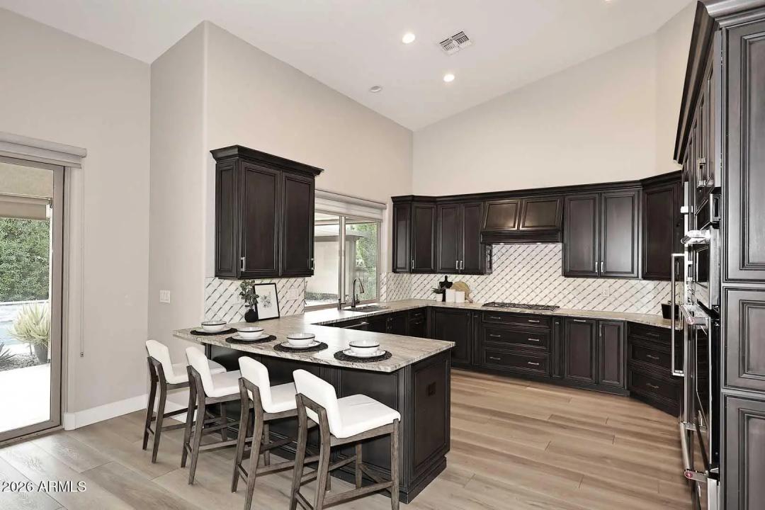 Real Estate Picture 16