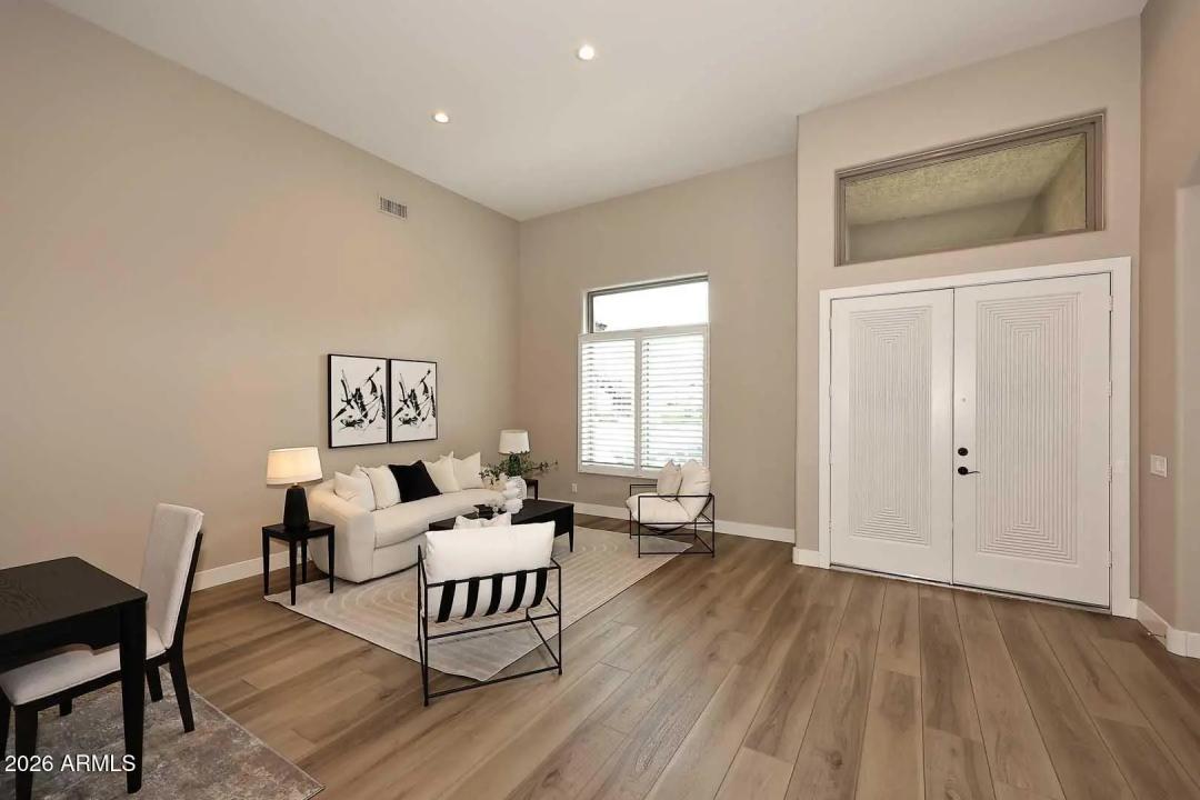 Real Estate Picture 6