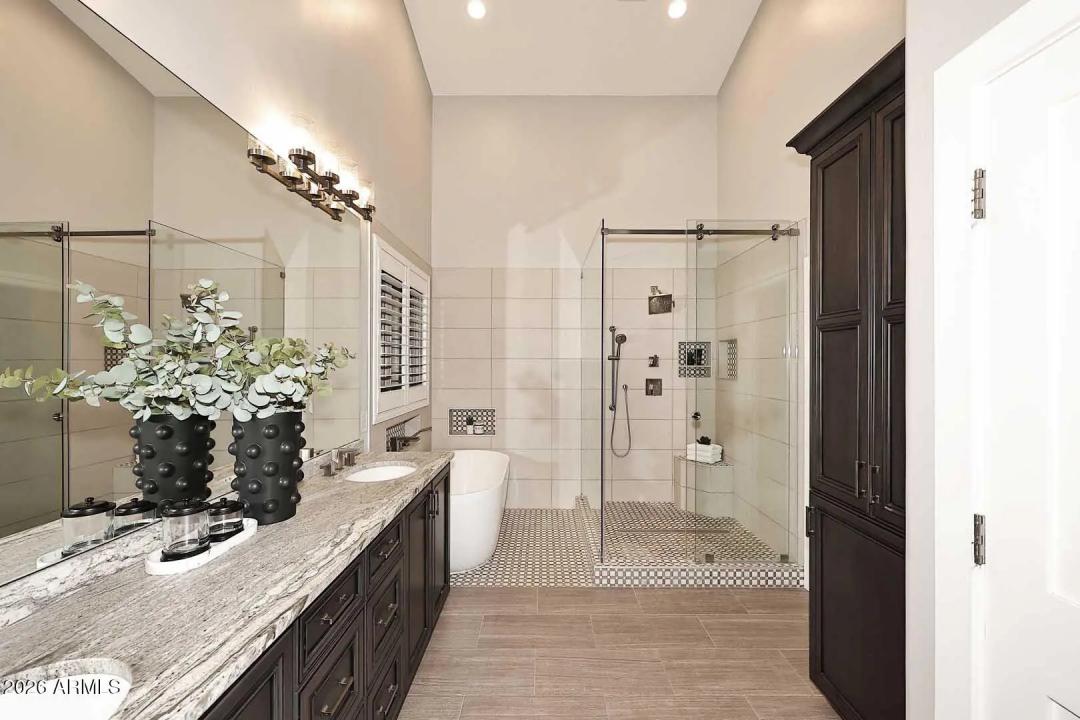 Real Estate Picture 26