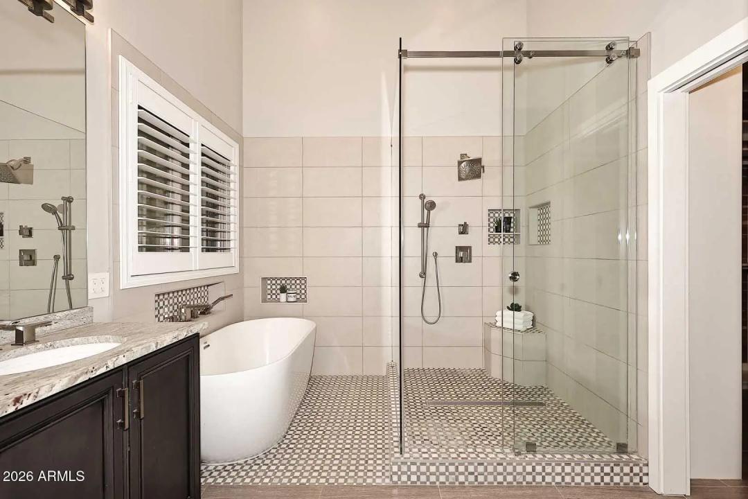 Real Estate Picture 28