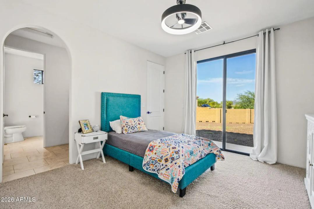 Real Estate Picture 16