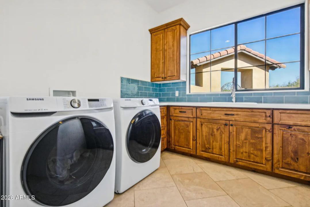 Real Estate Picture 23