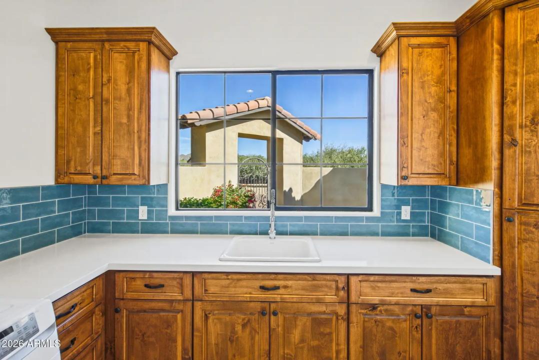 Real Estate Picture 24