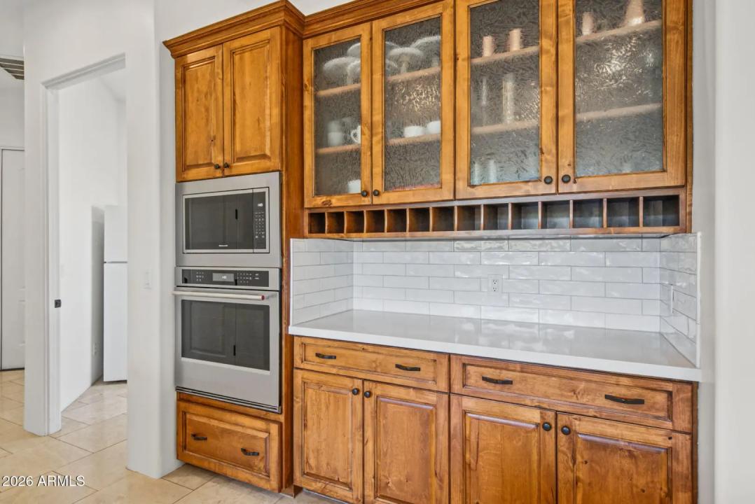 Real Estate Picture 14