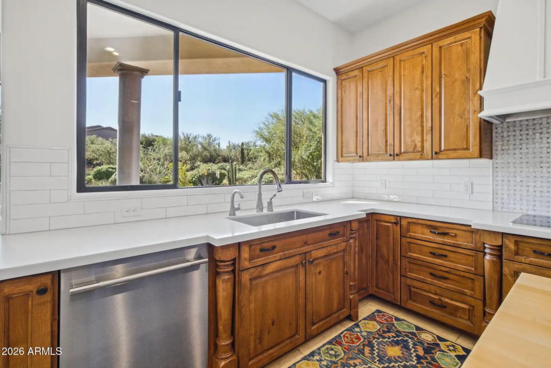Real Estate Picture 15