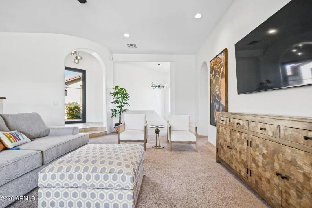 Real Estate Picture 6
