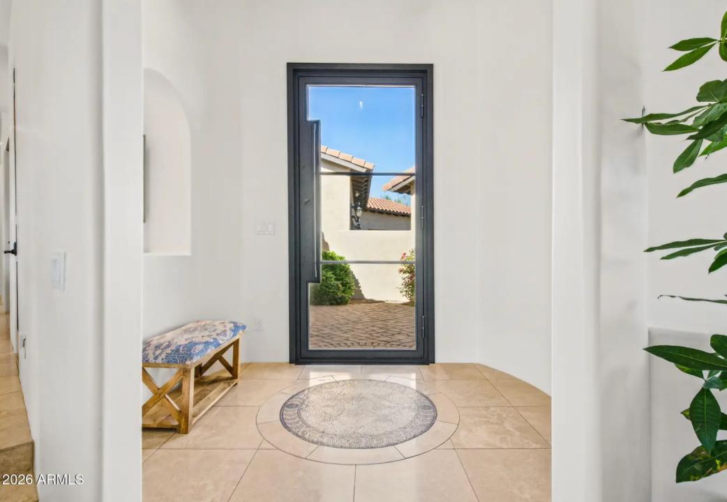 Real Estate Picture 3