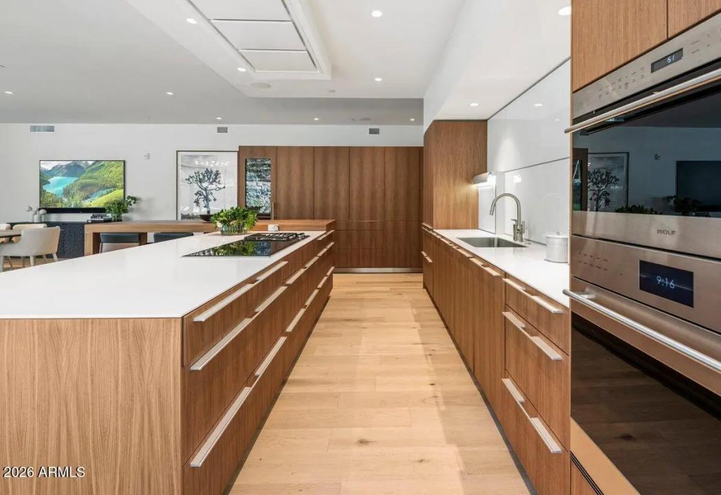 Real Estate Picture 5