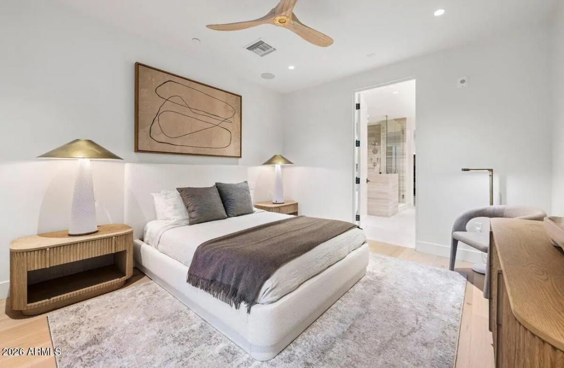 Real Estate Picture 8