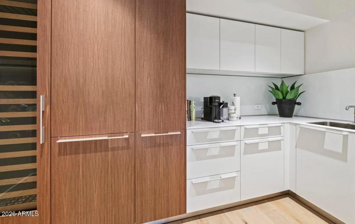 Real Estate Picture 9