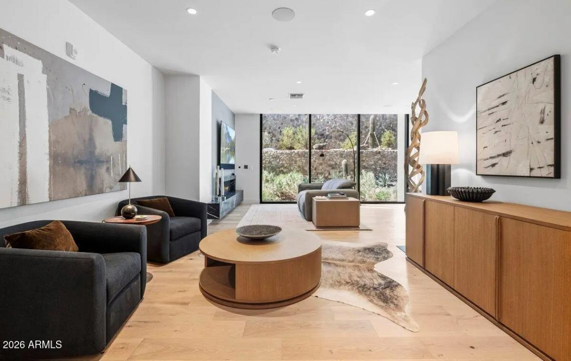Real Estate Picture 10