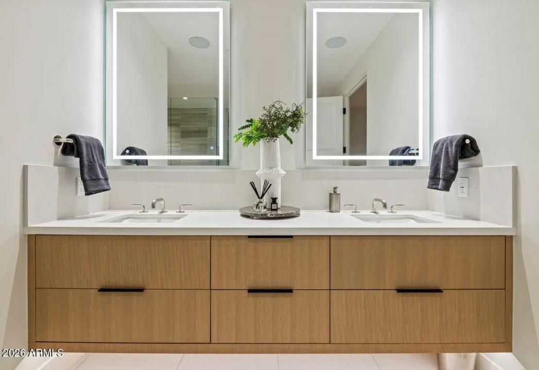 Real Estate Picture 14