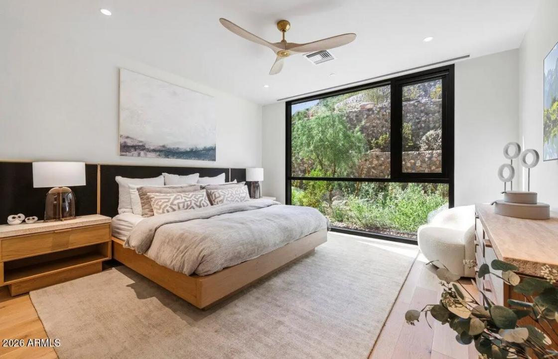 Real Estate Picture 17