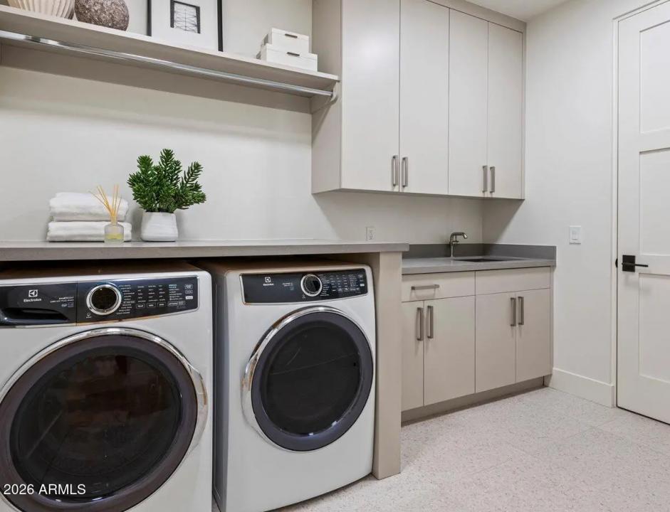 Real Estate Picture 18