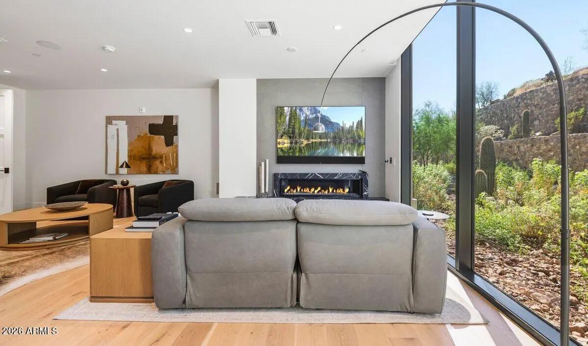 Real Estate Picture 19