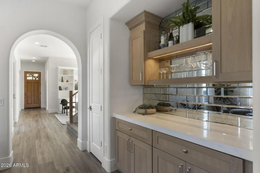 Real Estate Picture 13