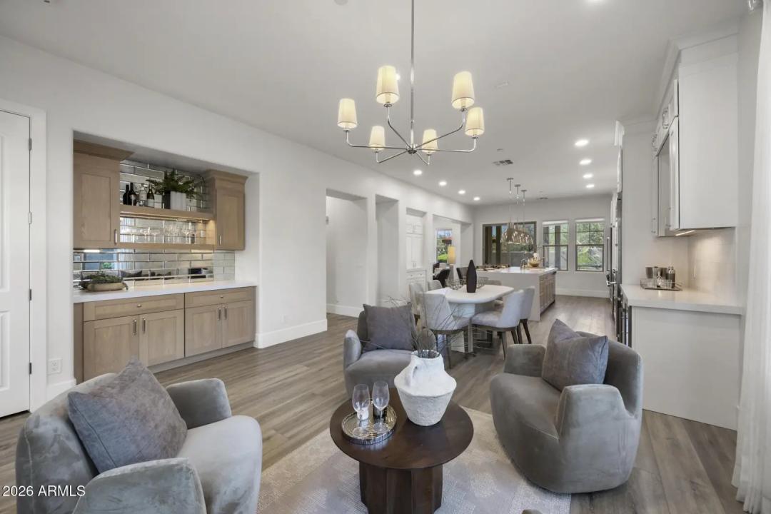 Real Estate Picture 3