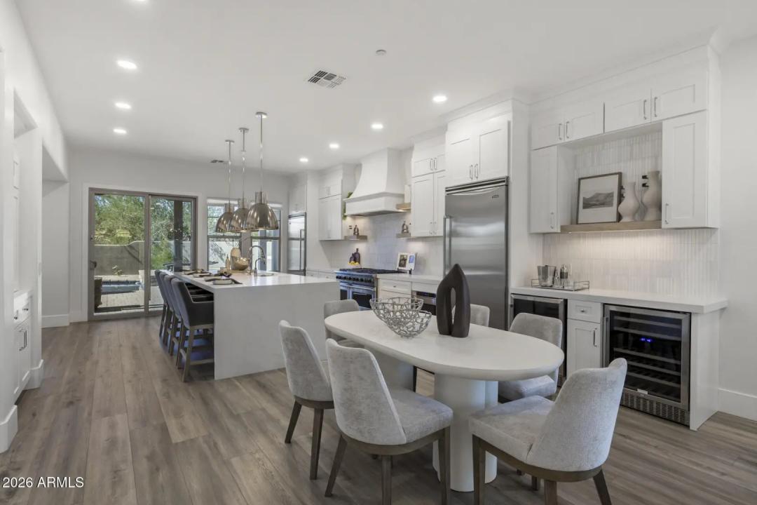 Real Estate Picture 15