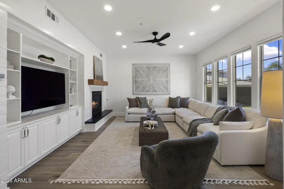 Real Estate Picture 42