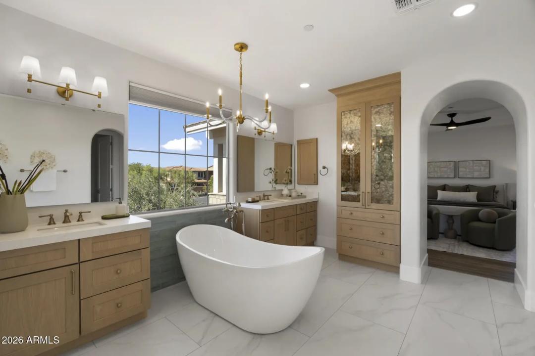 Real Estate Picture 25