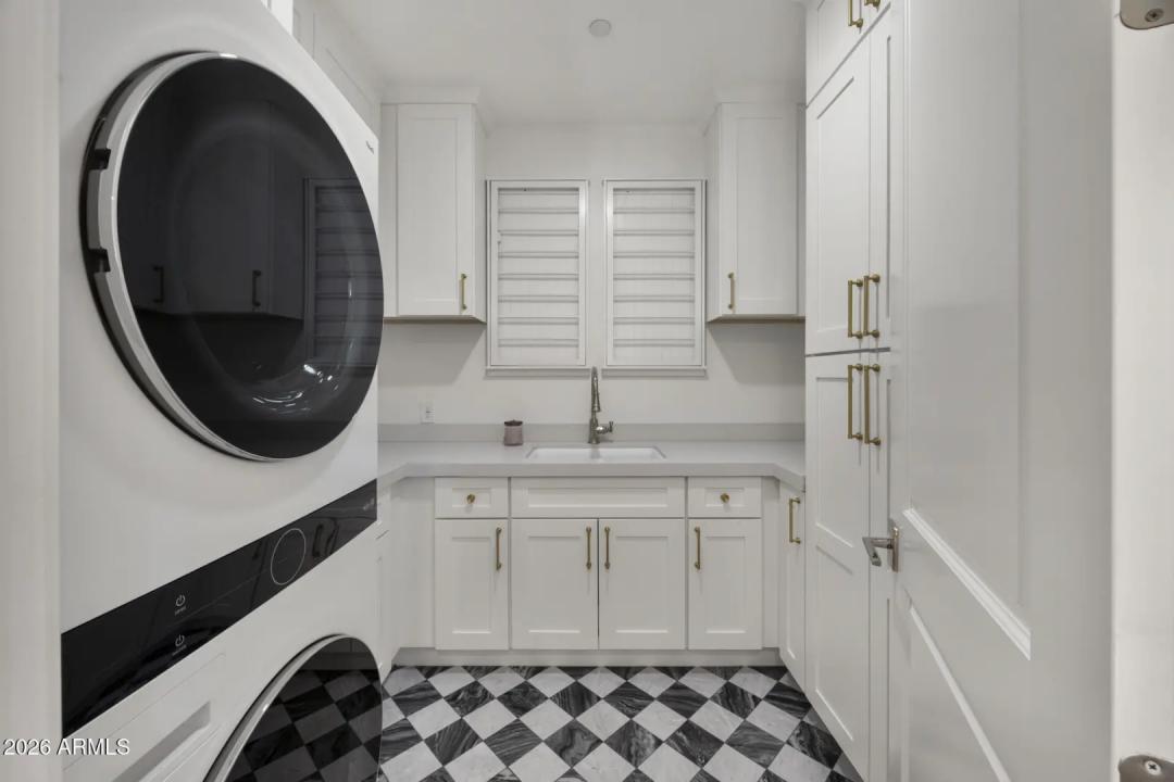 Real Estate Picture 32