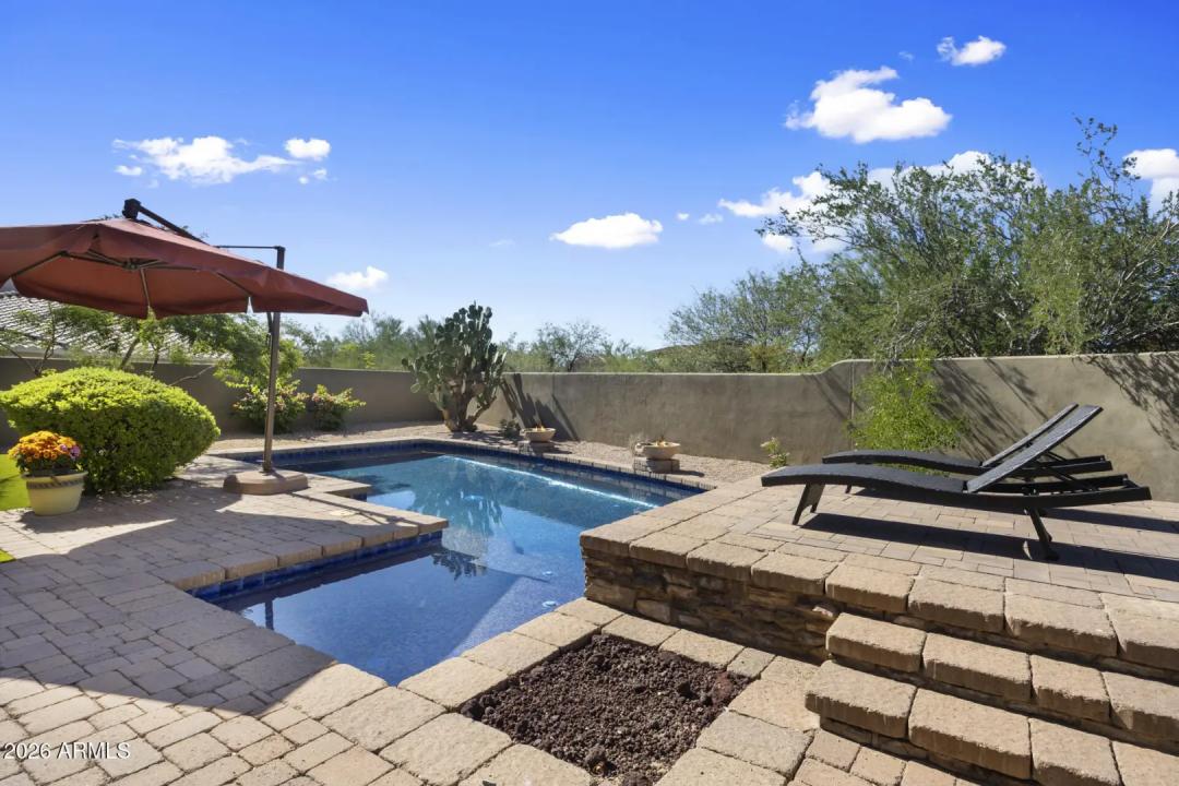 Real Estate Picture 4