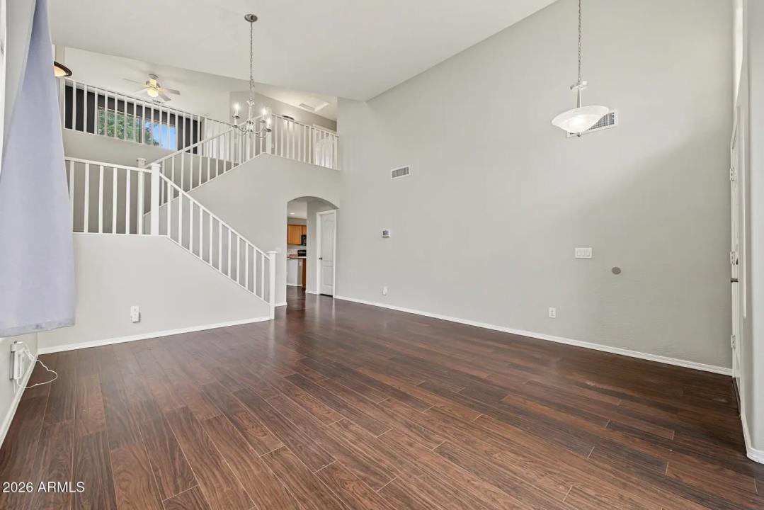 Real Estate Picture 9