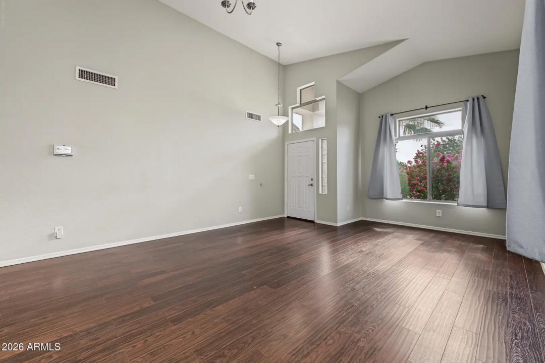 Real Estate Picture 10