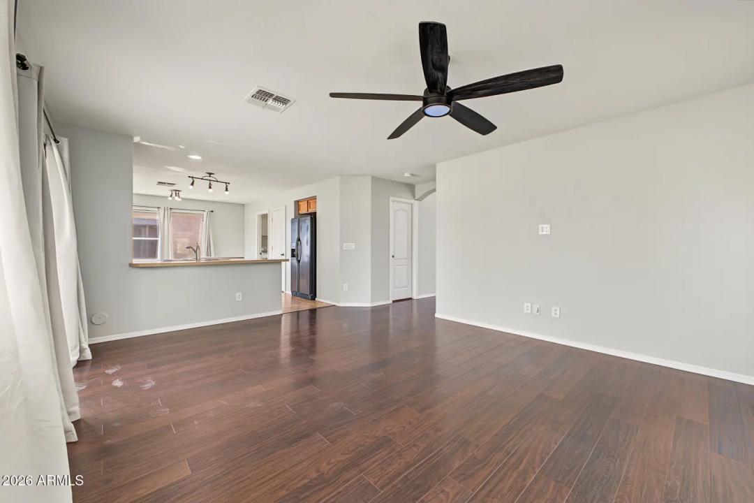 Real Estate Picture 13