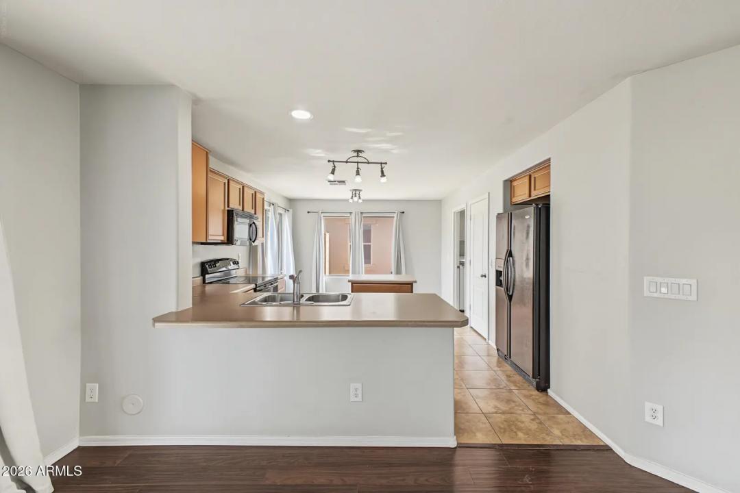 Real Estate Picture 15