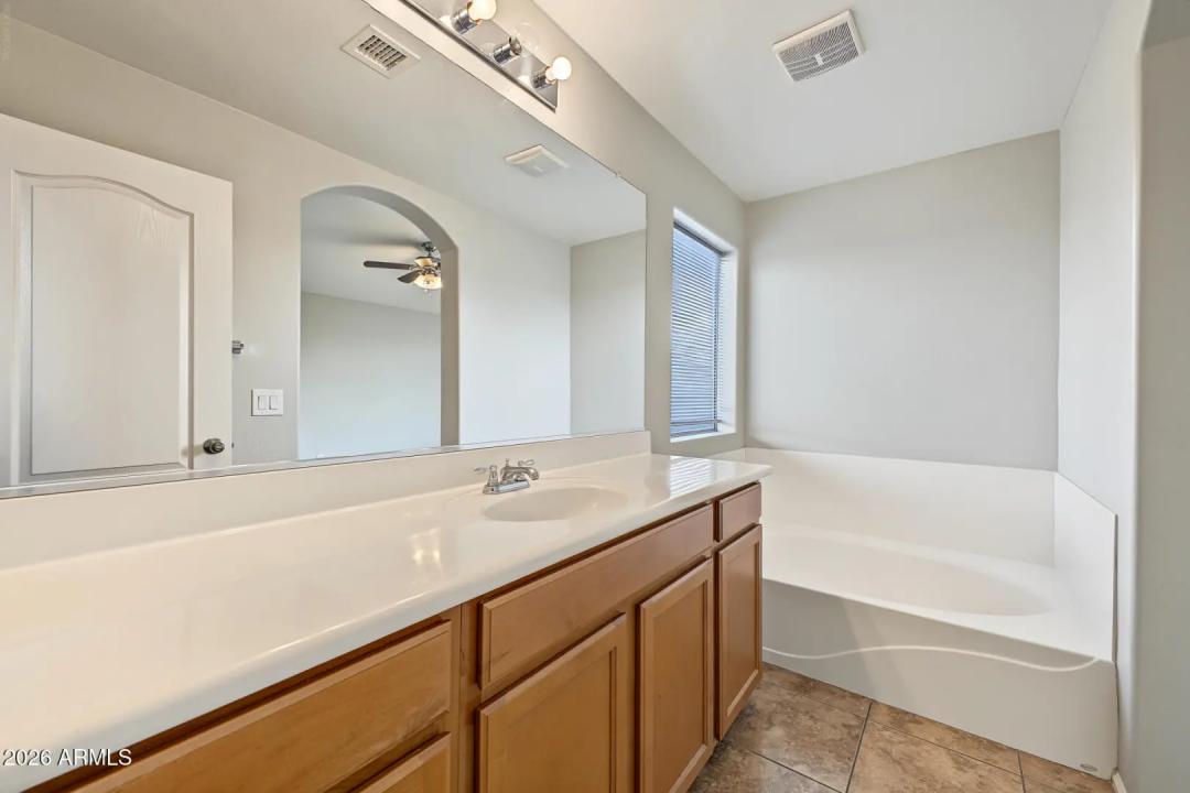 Real Estate Picture 27