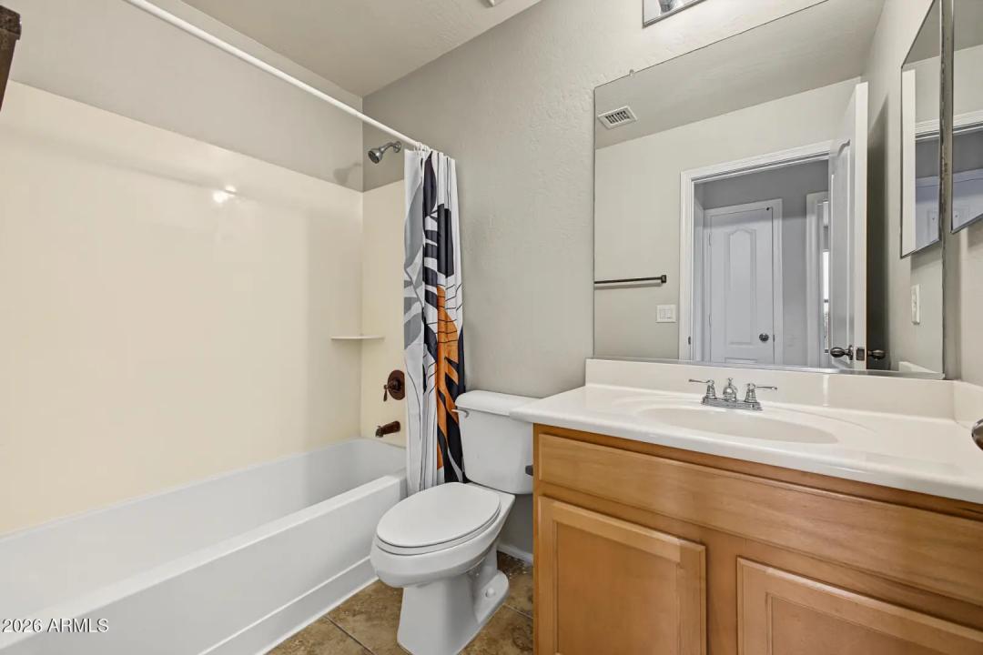 Real Estate Picture 32