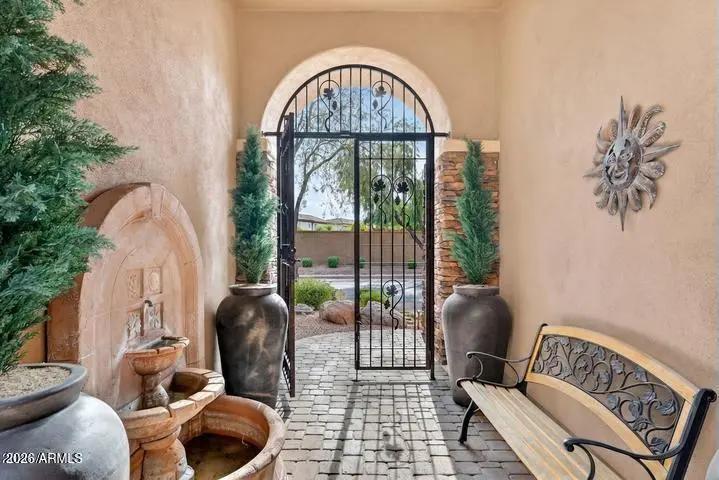 Real Estate Picture 3