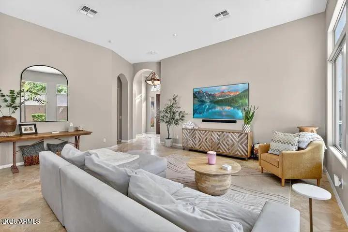 Real Estate Picture 11