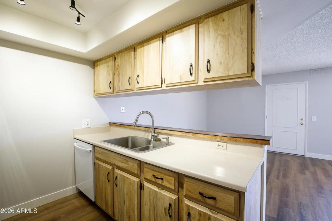 Real Estate Picture 10