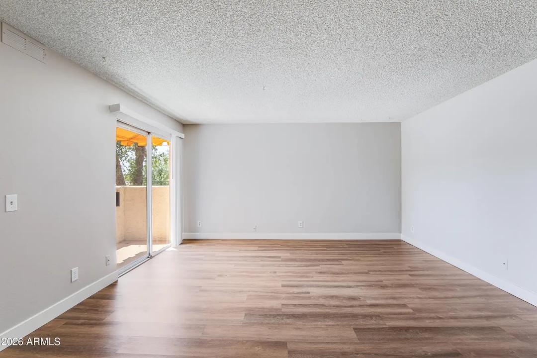 Real Estate Picture 23