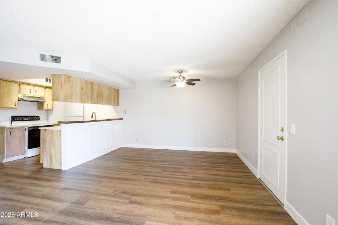 Real Estate Picture 22