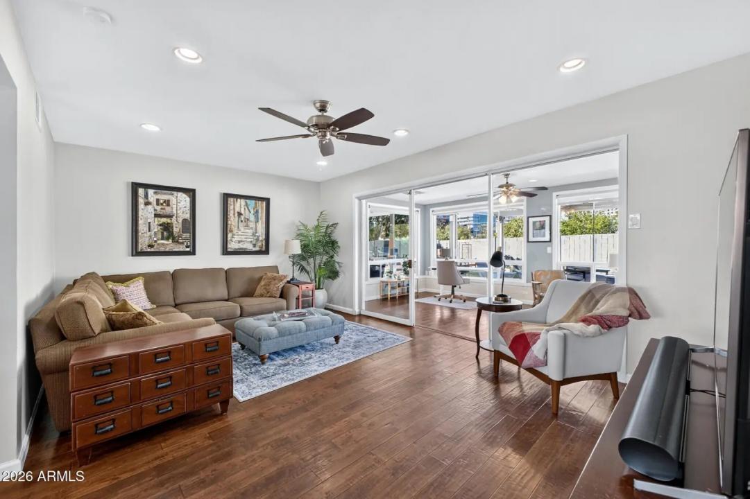 Real Estate Picture 6