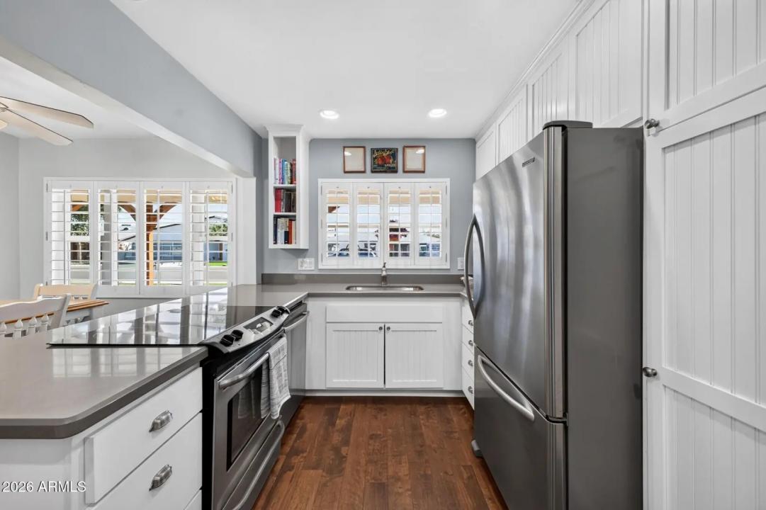 Real Estate Picture 7
