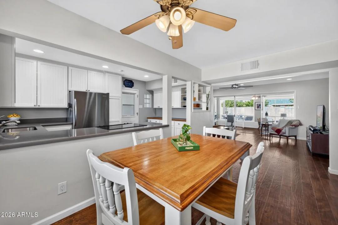 Real Estate Picture 12