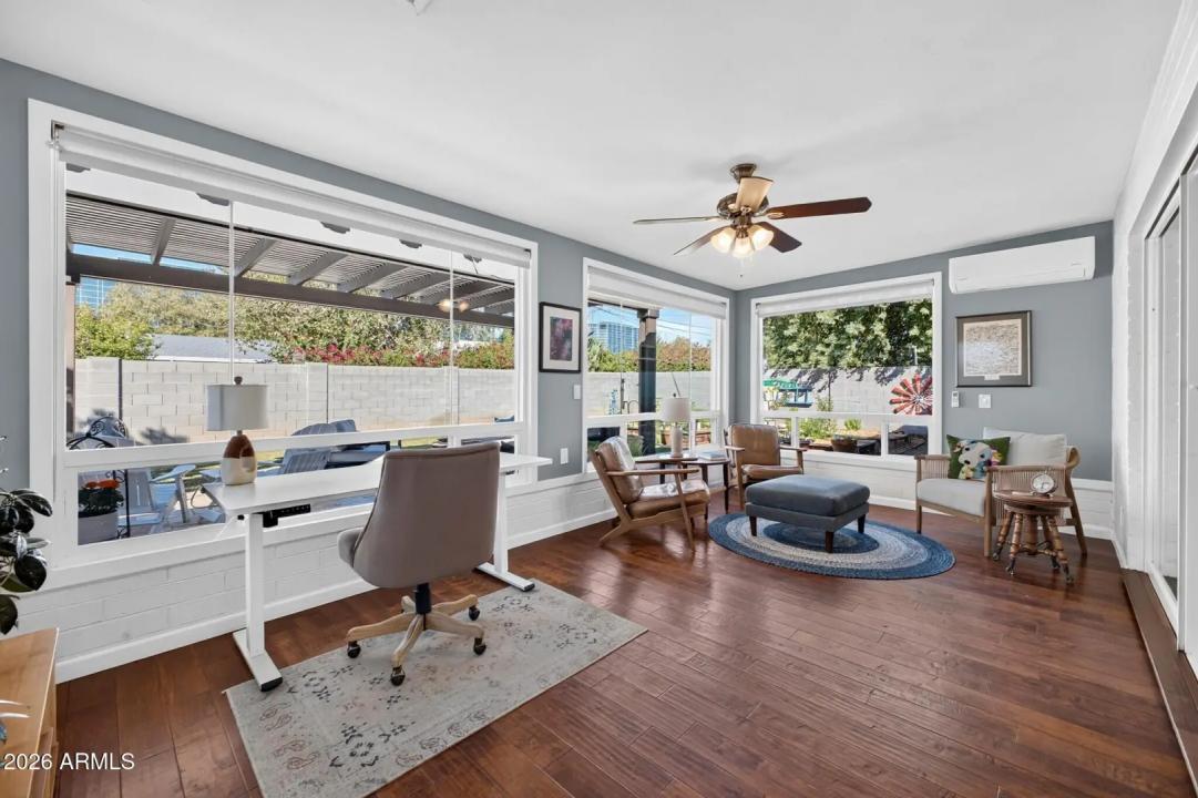 Real Estate Picture 16