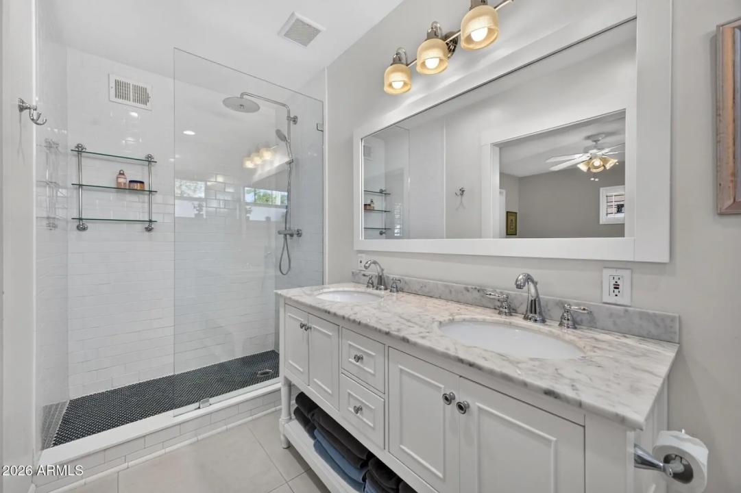 Real Estate Picture 22