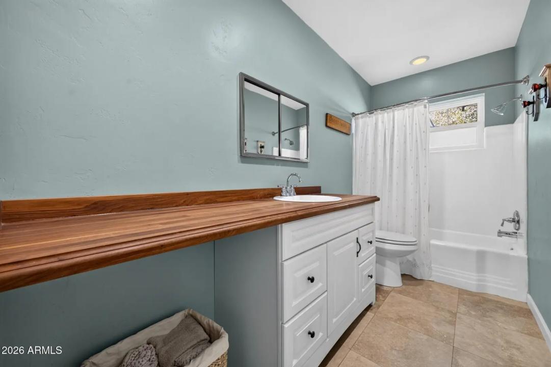 Real Estate Picture 32