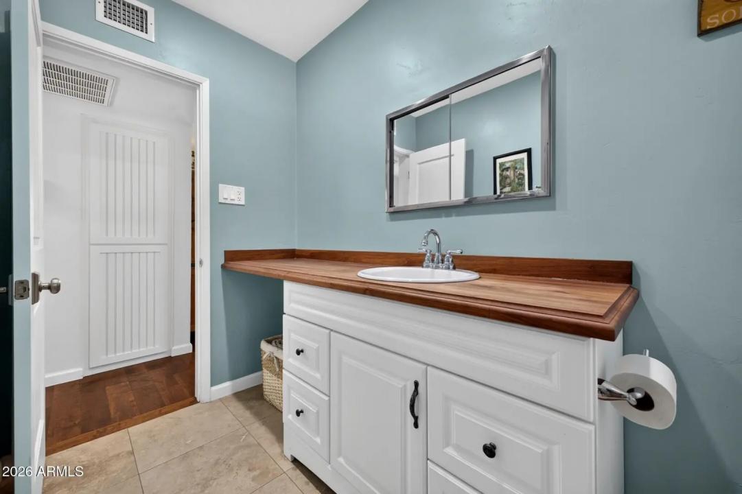 Real Estate Picture 33