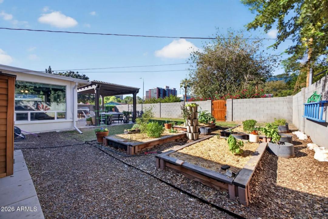Real Estate Picture 37