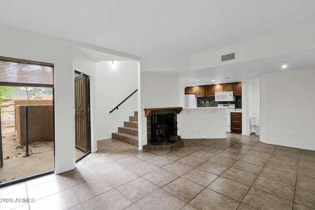 Real Estate Picture 3